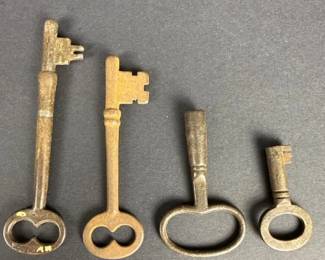147 setof4antiqueskeletonkeysironstee