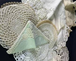 075 vintagehandcrochetlacedoilieshandke