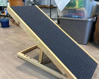 317 adjustablewoodenpetramp