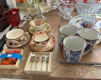 Teacups & Saucers, Mugs