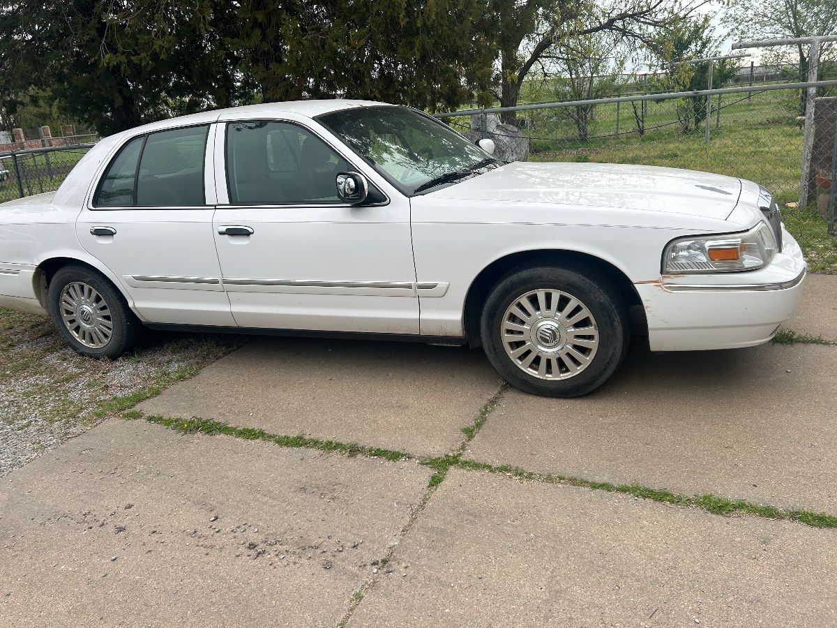 2006 Mercury marquis-140k