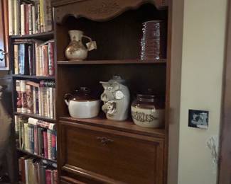 Book shelf, cokbooks, cookie jars