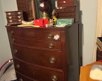 Chest dresser