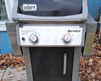 Small Weber Gas Grill! Very Nice Condition!