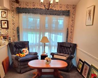 Amish Made Oak Coffee Table and 2 Vintage Lazyboy Recliners!