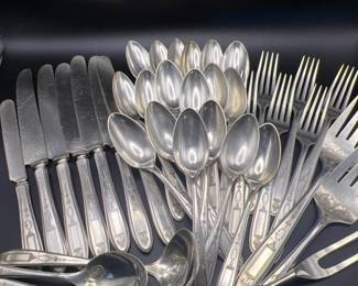 Antique Oneida Community “Grosvenor” Silverplate Flatware—Mixed Pieces