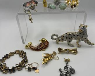 Vintage Fashion Jewelry – Leopard Brooch, Rings, Earrings & Barrettes