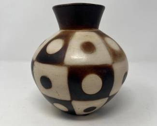 Valerian Paz Chulucanas Peru Signed Vase - Geometric Dot Pattern