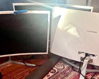 Samsung 32” monitors model c32F39FWN $100, (3) available