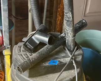 8 gallon shop vac $25