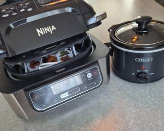 Ninja Smart Grill Cooker & Bella Mini Crock Pot Kitchen Duo