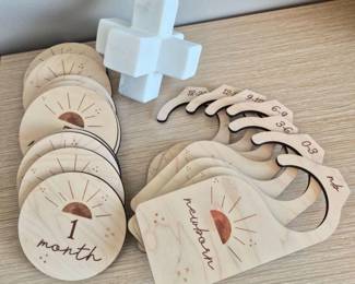 Baby Milestone Markers, Door Hangers & Marbled Décor