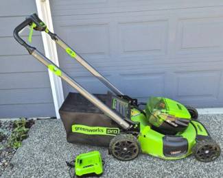 GreenWorks Pro 80V Electric Lawnmower (Self‑Propelled, 21 Inch Deck)