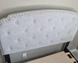 Full‑Size Upholstered Bed Frame - Tufted Headboard & Storage Drawers
