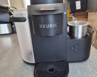 Keurig K-Cafe K83 Single Serve Coffee, Latte & Cappuccino Maker