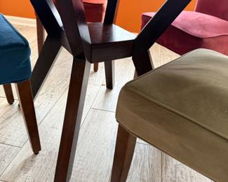 SAFAth VIEH Couture Luis Round Wood Dining Table with 4 multi color upholstered chairs BUY IT NOW $150