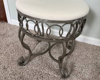 Vanity stool Buy it now $39