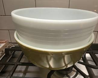 Pyrex & Hamilton Beach Bowls