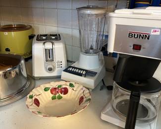 SMALL KITCHEN APPLIANCES