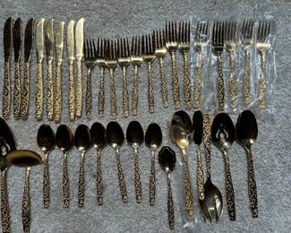GOLD FLATWARE