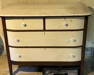 Old Dresser