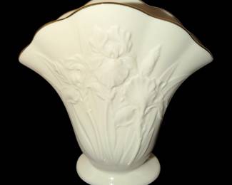 Lenox whispering Iris‘s vase