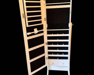 Dressing mirror/jewelry case