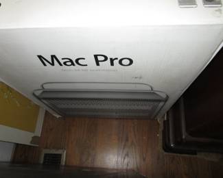 HUGE HUGE amount of Mac's from early to current