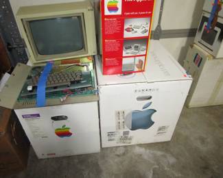 More Apple Macintosh