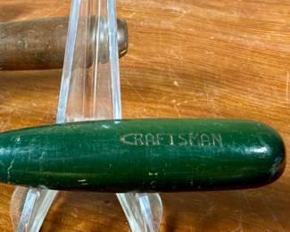 Vintage woodworking tools, featuring items engraved with marks like ‘G.S. Osborne & Co., Newark N.J.’, ‘Buck Bros.’, and ‘Craftsman’. Includes a variety of tools with wood and metal construction, such as knives, chisels, and carving tools. Some tools exhibit wear consistent with use and age. A practical collection for tool enthusiasts or woodworkers.