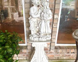 Assorted garden statuary 
