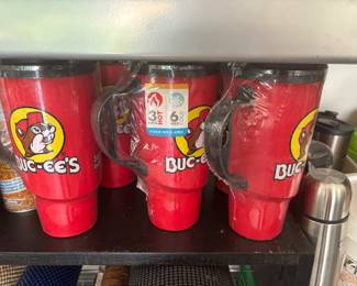 Buck-ees mugs