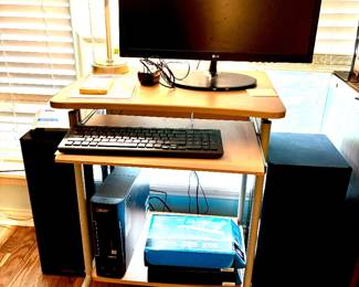Rolling computer desk