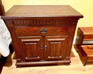 Pair matching night chests