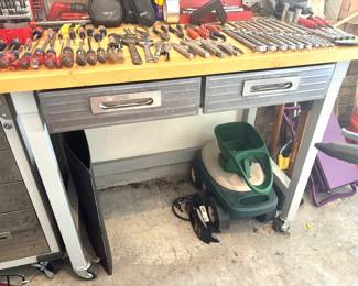 Seville Classic heavy duty workstation