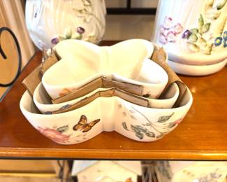 Butterfly Meadow nesting bowls