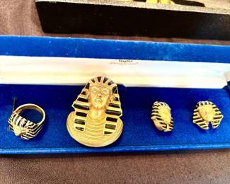 Vintage Erwin Pearl King Tut pieces