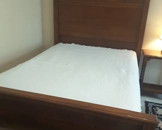 Antique oak bed w/ mattress set