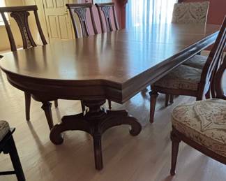 Traditional Pedestal Dining Table with Six Chairs
