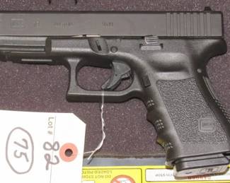 Glock 19 - 9mm Semi-Auto Pistol w/Case