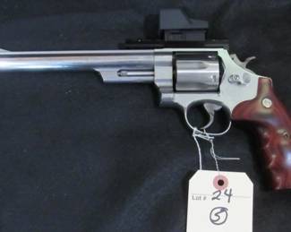 S & W 44 mag. Model 629-2 Pistol w/Liberty Sight