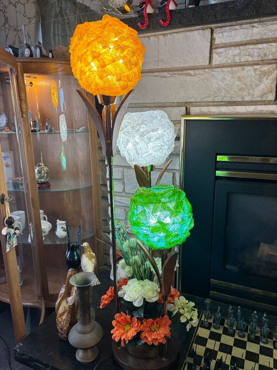 42" tall MCM "Spaghetti" bulb lamp 