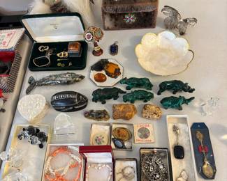 Assortment of jewelry and trinkets 