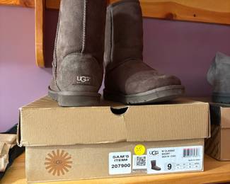 UGG Australia Women's Classic Short Boots