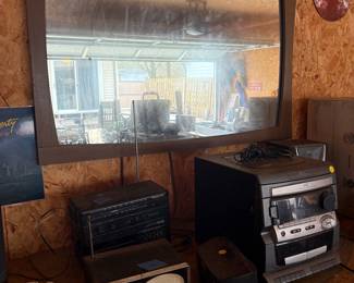 Panasonic RX-D32 Portable Stereo System and GPX Stereo System