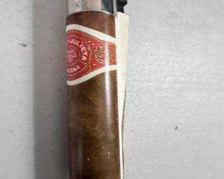 Reynaldo Julieta "Cigar" Lighter