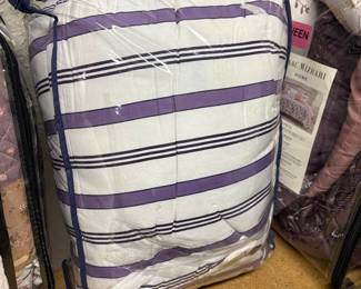 Isaac Mizrahi Home Queen 5-Piece Complete Bed Set