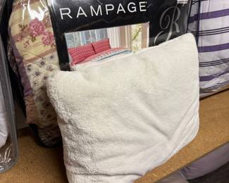 Rampage Quilt Set
