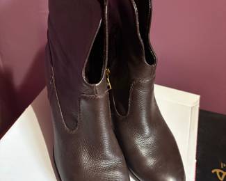 Brown Leather Ankle Boots with Zipper