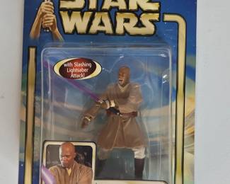 Star Wars Attack of the Clones Mace Windu Geonosian Rescue Action Figure with Lightsaber Attack Feature